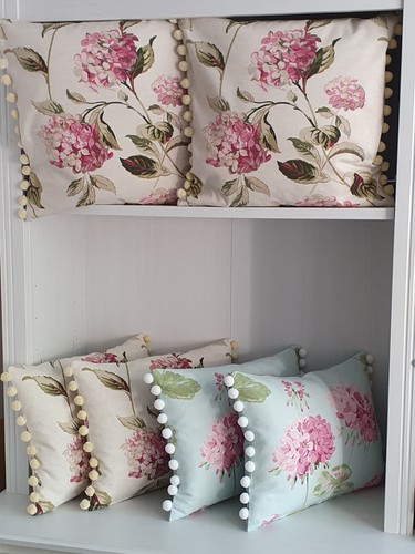 Laura ashley pompom - ❣laura,